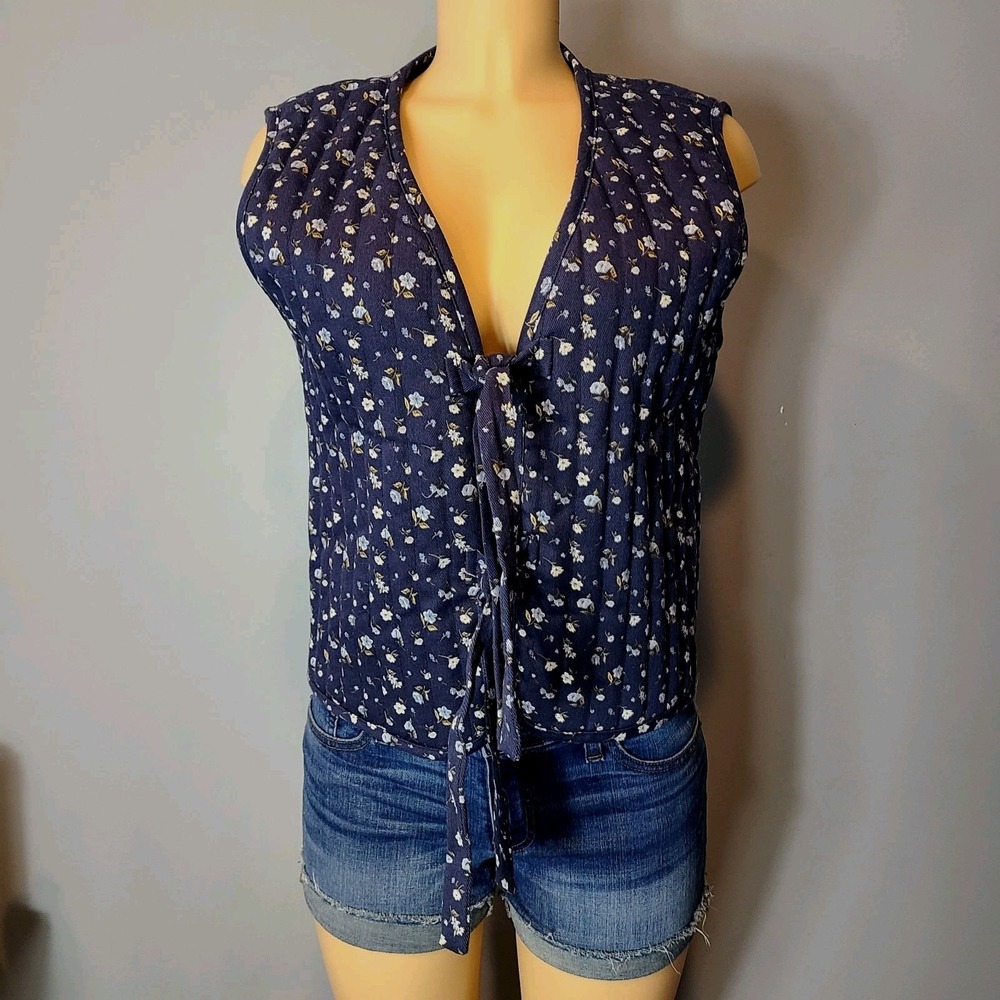 Cottage Floral Quilted Vest Womens Sz Large Tie Front Feminine Dainty Festival
